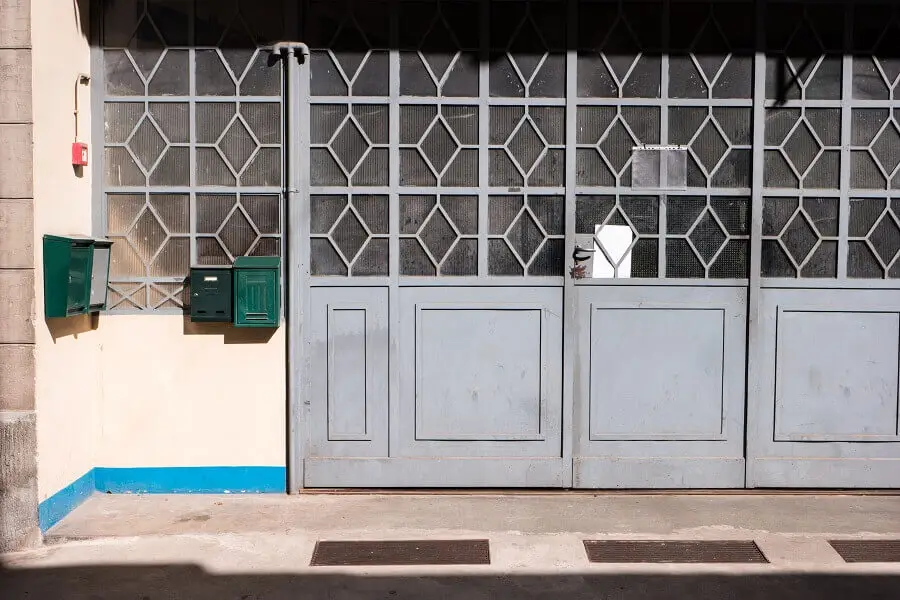 ventajas de puertas metálicas